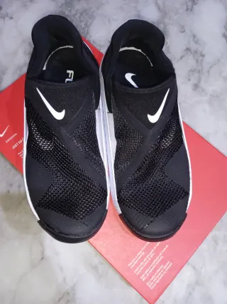 Nike Go Flyease Scarpe Uomo Donna Nero Bianco