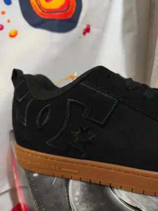 Tênis DC Shoes Preto e Marrom