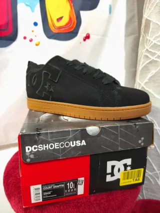 Tênis DC Shoes Preto e Marrom