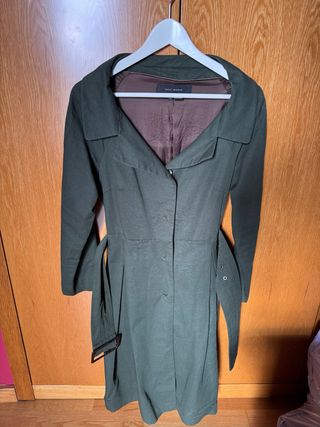 Abrigo verde Zara