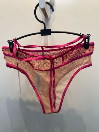 Lote 4 Piezas Lencería Guess fuxia