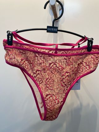 Lote 4 Piezas Lencería Guess fuxia