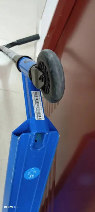 Patinete de acrobacias azul