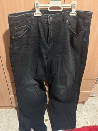 Stradivarius D92 Negros Talla 44 Petit