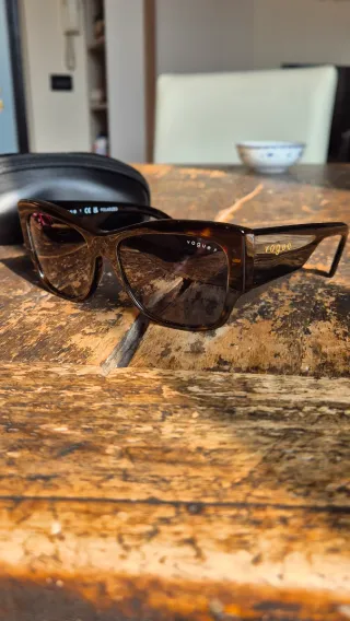 Occhiali da Sole Vogue Tortora