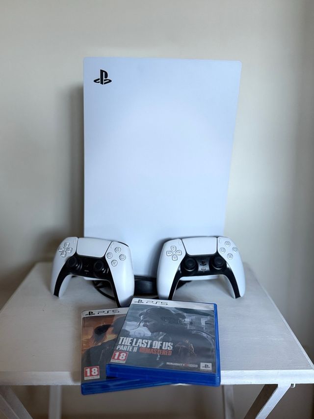 PS5 1tb física + 2 Mandos + Juegos