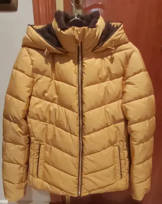 Anorak Zara impermeable y recubierto