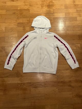 Sudadera Nike Blanca con Detalles Rosas