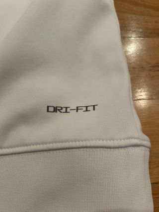 Sudadera Nike Blanca con Detalles Rosas