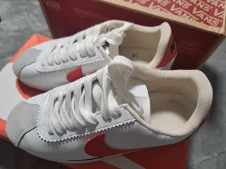 Zapatillas Nike Cortez Blancas y Rojas