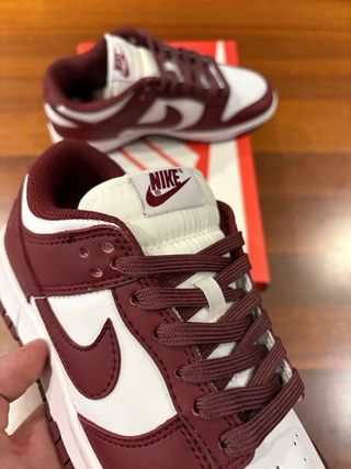 Nike Dunk Rosse e Bianche