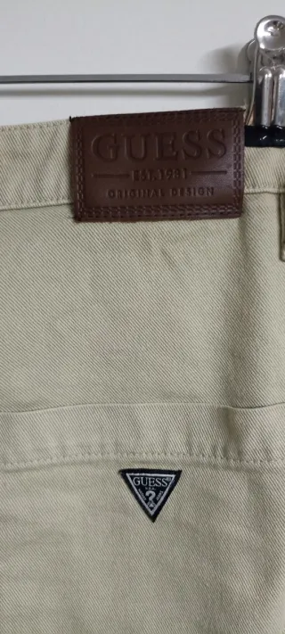 Pantalón Guess Talla 32 graffiti bansky