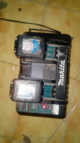 Cargador Makita DC18RD Doble Batería