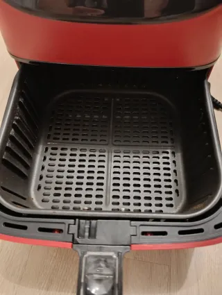 Freidora de aire Cosori 5.5L Roja