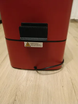 Freidora de aire Cosori 5.5L Roja