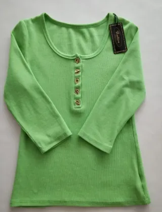 Camiseta Fashion verde botones dorados