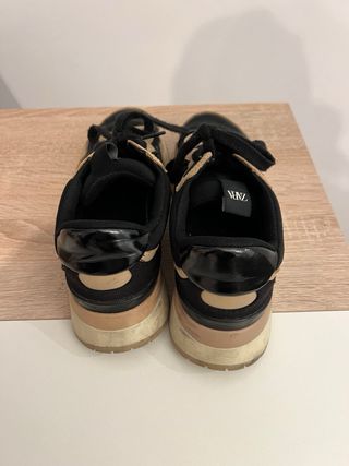 Zapatillas Zara Beige y Negro