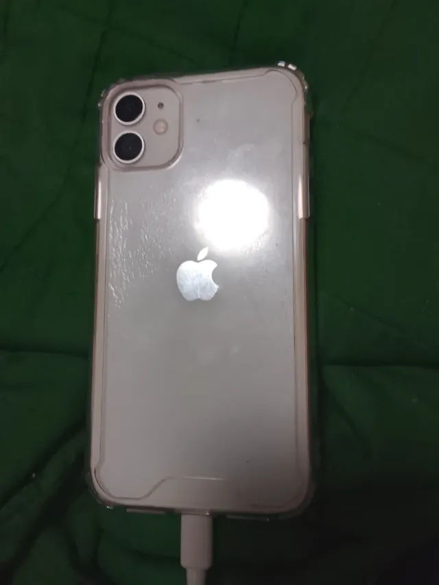 iPhone 11 Apple