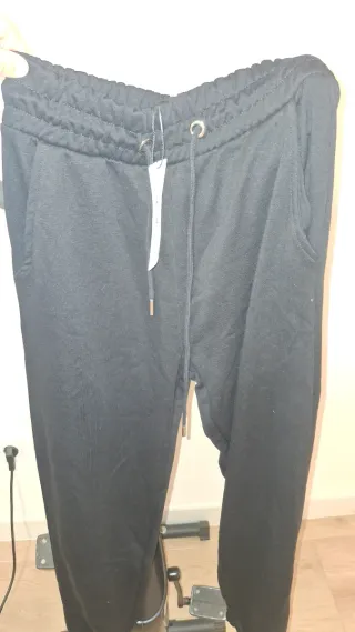 Pantalón Chándal Negro Stradivarius .