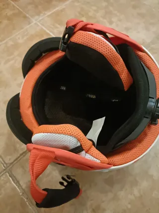 Casco de nieve infantil con visera