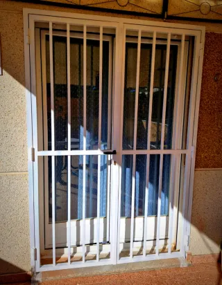 Se hacen trabajos en hierro y forja artística