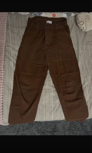 Pantalón marrón