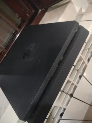 PlayStation 4 Slim 1TB Nera