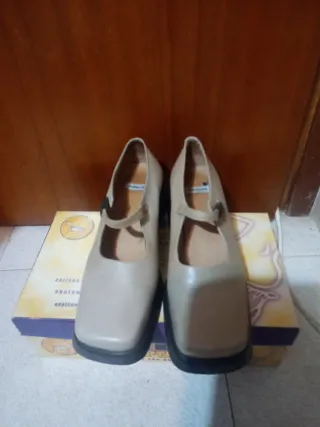 Zapatos Hispanitas Piel Talla 37 Beige/Negro.