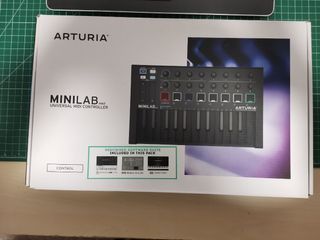 Arturia MiniLab MK II Controlador MIDI