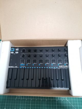 Arturia MiniLab MK II Controlador MIDI