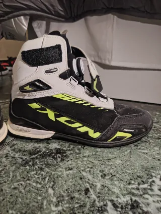 Botas Moto Ixon Negras y Amarillas