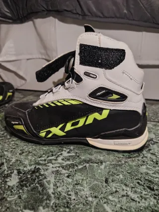 Botas Moto Ixon Negras y Amarillas