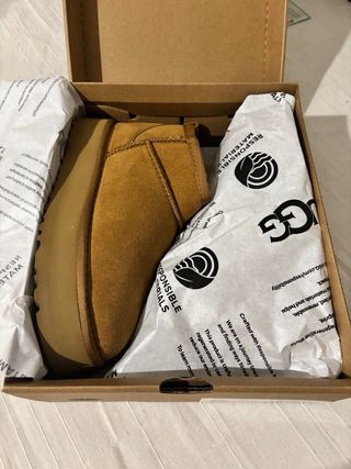 UGG Plataforma Talla 39