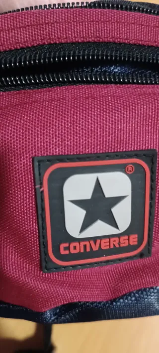 Riñonera Converse azul y roja