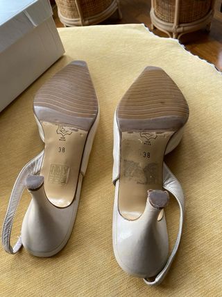 Zapatos destalonados Talla 38 Beige