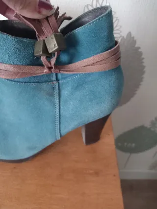 Botines Bugatti ante azul y marrón