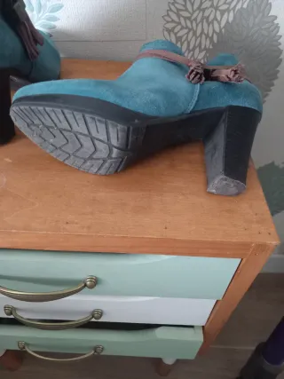 Botines Bugatti ante azul y marrón