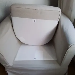 Sillón Ikea Tullsta + Cojín Corazón Rojo