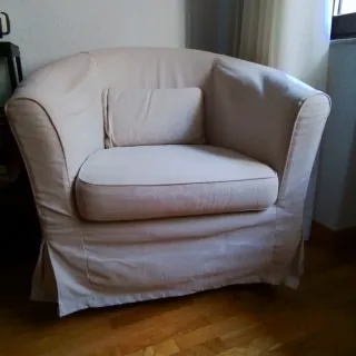 Sillón Ikea Tullsta + Cojín Corazón Rojo