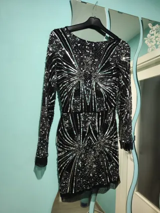 Vestido fiesta corto negro y plateado