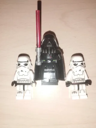 Darth Vader y Stormtroopers compatible