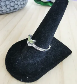 Anillo Mariposa Olivino Natural tamaño Ajustable