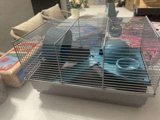 Jaula para hámster con accesorios