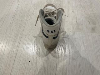 Zapatillas Nike Blancas y Negras