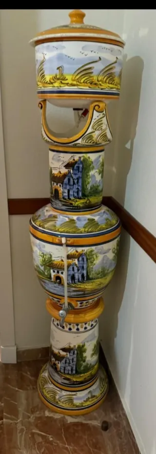 Filtro de agua cerámica antiguo