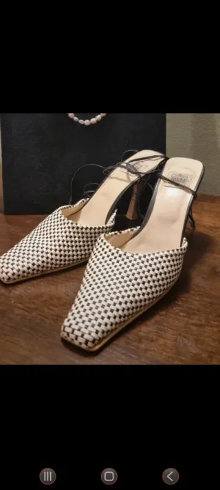 Décolleté alla schiava intrecciate