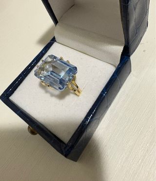Anillo de oro 18 kilates Topacio