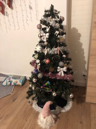 Árbol de Navidad (SE VENDE SIN DECORACIÓN)