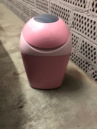 Contenedor de pañales usados
