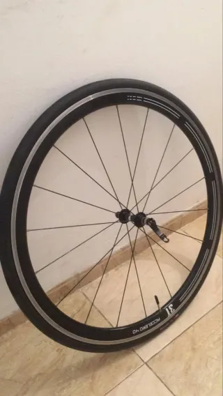 Rueda delantera 3T ACCELERO 40